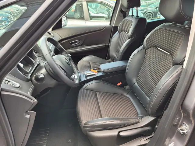 Renault Grand Scénic 1.3 TCe 140 Intens 7p. 2019 Benzine 10