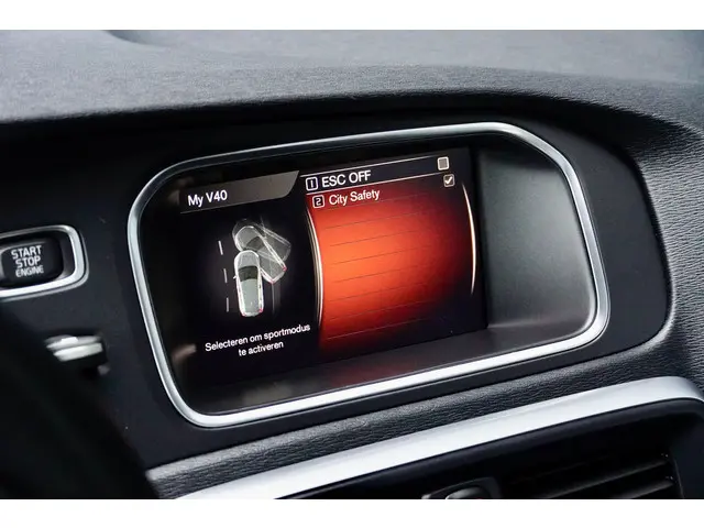 Volvo V40 2.0 T3 153 pk NORDIC BUSINESS 2018 Benzine 47