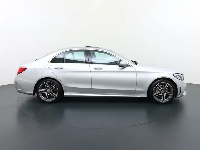 Mercedes-Benz C-Klasse 180 AMG line 2019 Benzine 4
