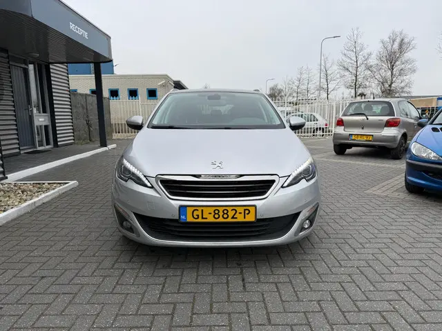 Peugeot 308 SW 1.2 e-THP Allure 2015 Benzine 2