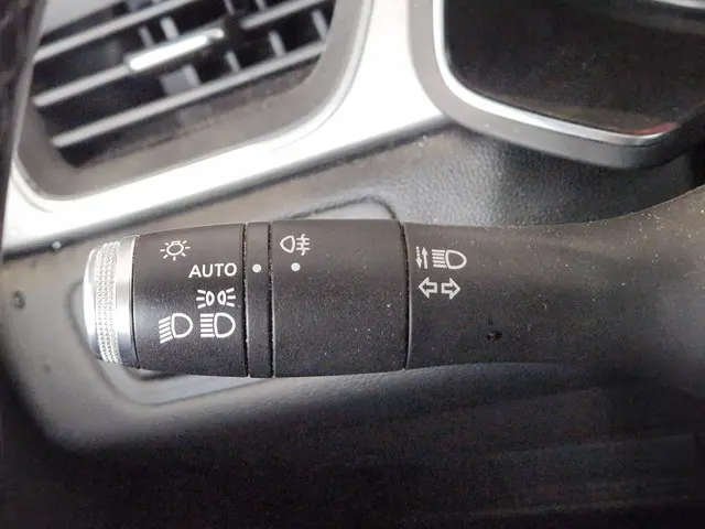 Renault Captur 1.3 TCe 140 Intens 2021 Benzine 28