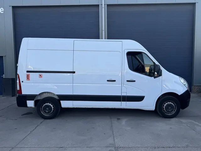 Renault Master T35 2.3 dCi L2H2 2019 Diesel 8