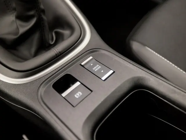 Jeep Avenger 1.2 Altitude Sport 2023 Benzine 31