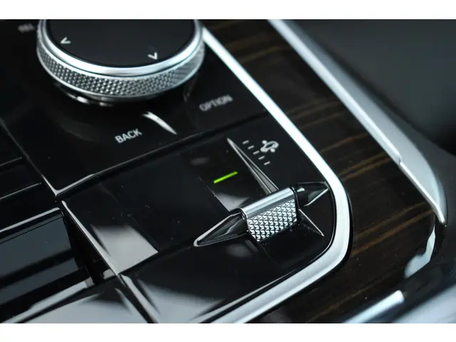 BMW X5 xDrive50e M-Sport 2023 Hybride Benzine 84