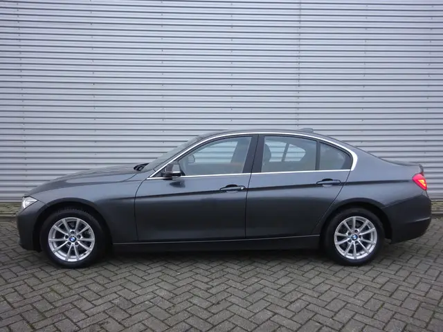 BMW 3 Serie 320i Executive AUTOMAAT 2015 Benzine 4