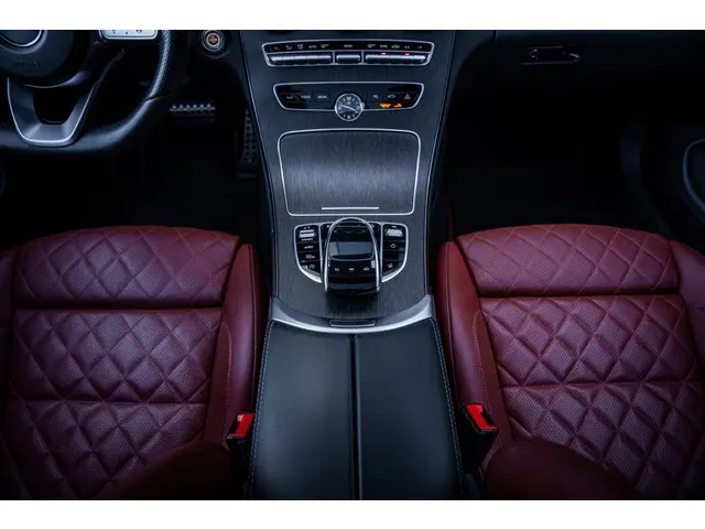 Mercedes-Benz C-Klasse Coupé 300 AMG 2019 Benzine 26