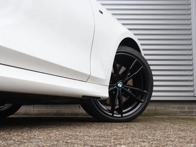 BMW 3 Serie Touring 320i 2021 Benzine 7