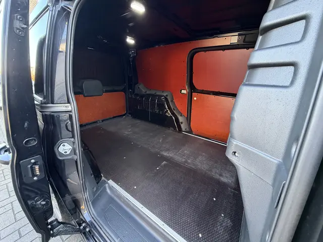 Volkswagen Caddy Cargo Maxi 2.0 TDI EURO 6 2023 Diesel 17