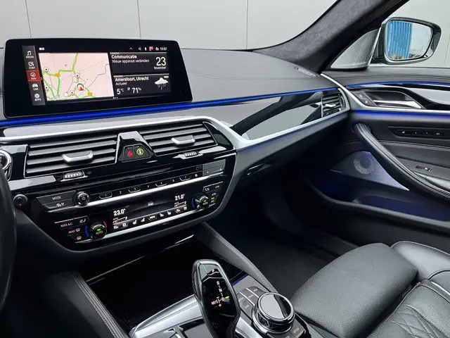 BMW 5 Serie M550i xDrive High Executive 2019 Benzine 24