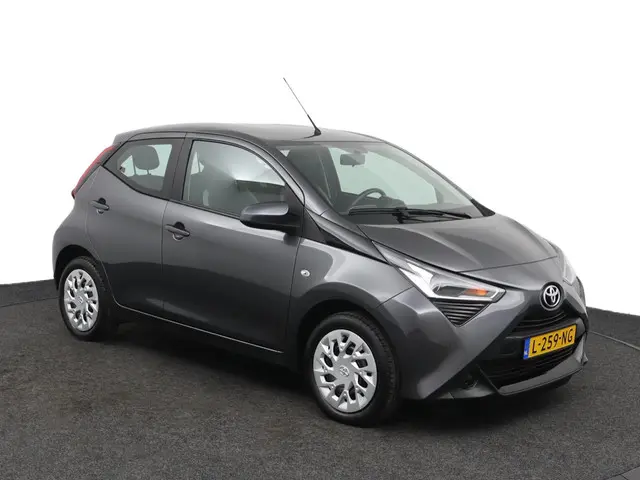 Toyota Aygo 1.0 VVT-i x-play 2021 Benzine 14