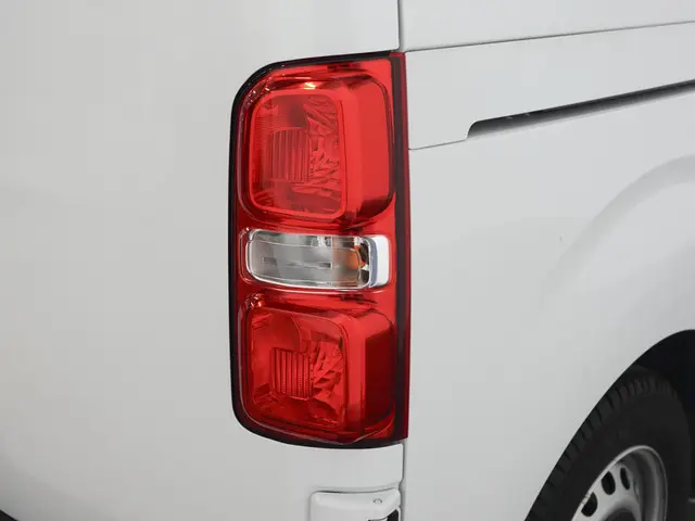 Opel Vivaro L2H1 Edition 145PK Automaat 2023 Diesel 15