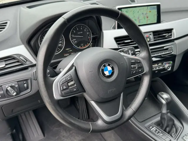 BMW X1 sDrive20i Centennial High Executive 2016 Benzine 31