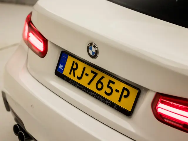 BMW 3 Serie 320i M Sport High Executive 2017 Benzine 30