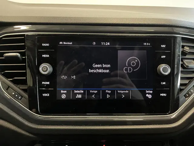 Volkswagen T-Roc 1.5 TSI 150pk DSG R-line 2018 Benzine 17