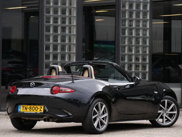 Mazda MX-5 2