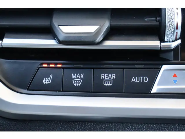 BMW 3 Serie Touring 320i Executive Edition 2020 Benzine 28