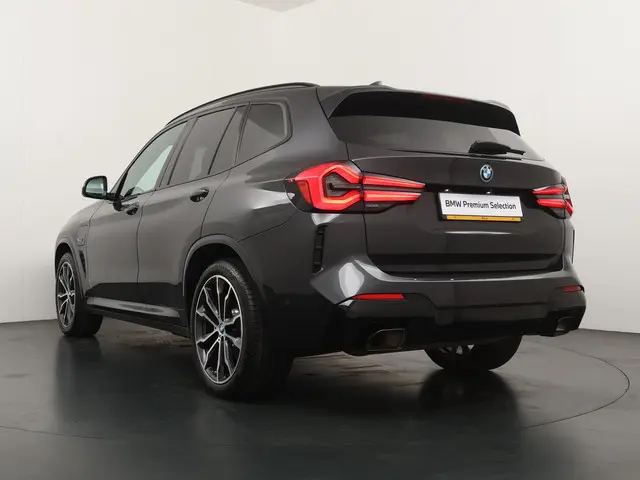 BMW X3 xDrive30e 2022 Hybride Benzine 10