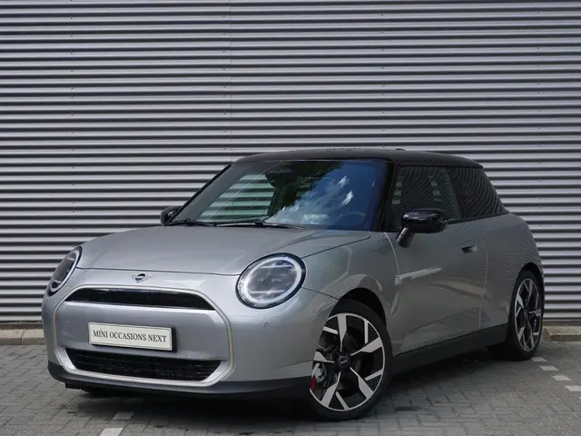 MINI 3-Deurs Cooper E 2025 Elektrisch 35