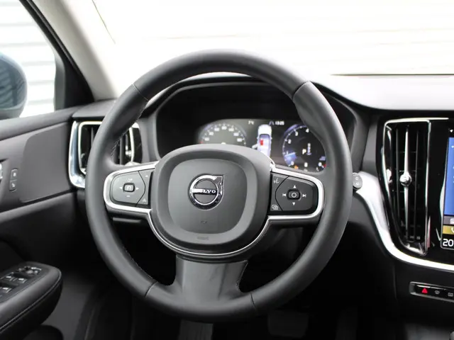 Volvo V60 2.0 B3 Momentum Business 2022 Benzine 17