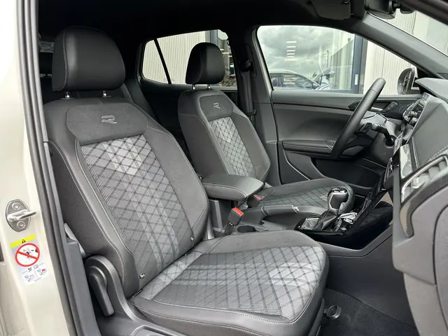 Volkswagen T-Cross 1.5 TSI R-Line Business 2024 Benzine 31