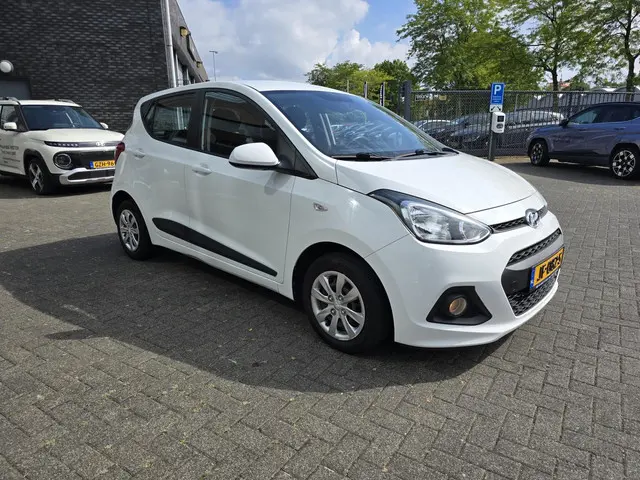 Hyundai i10 1.0i Comfort 1e eig/NL-auto 2016 Benzine 3