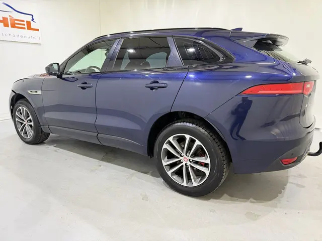 Jaguar F-PACE 2.0d Turbo Portfolio AWD Aut. 2017 Diesel 4