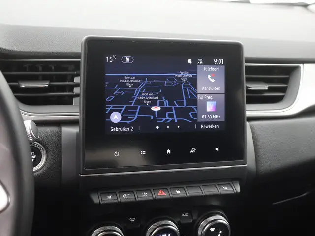 Renault Captur 1.3 TCe 140PK Intens AUTOM. 2021 Benzine 24