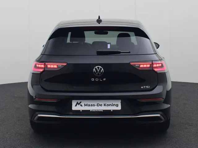 Volkswagen Golf 1.5eTSI/150PK Goal DSG 2024 Benzine 37