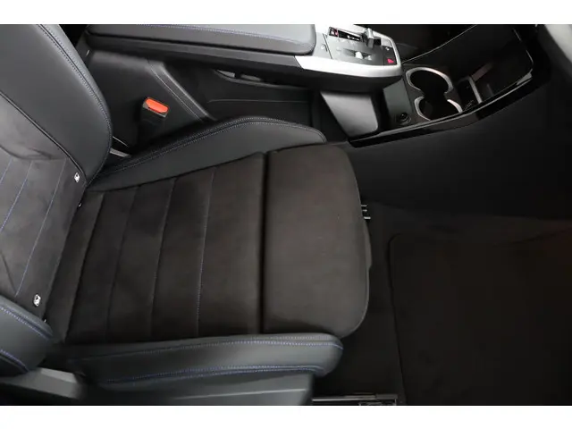 BMW X1 xDrive23i 2026 Benzine 43