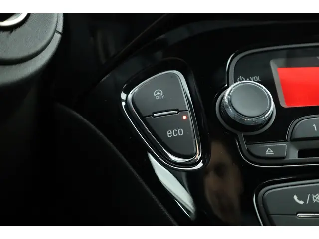 Opel ADAM 1.0 Turbo Rocks 2017 Benzine 15