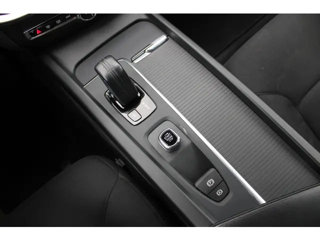 Volvo V60 B3 Automaat Momentum Advantage 2021 Benzine 30