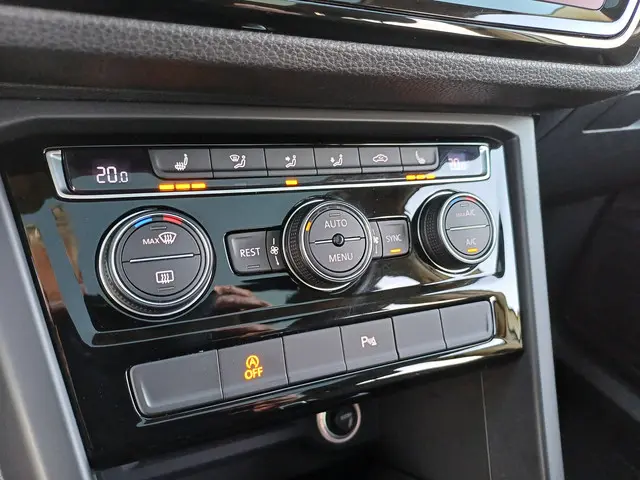Volkswagen Touran 1.5 TSI Highline 2021 Benzine 46