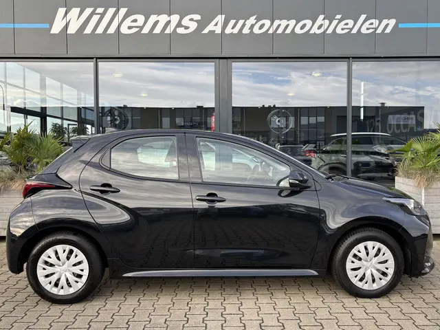 Toyota Yaris 1.5 Hybrid 2023 Hybride Benzine 7