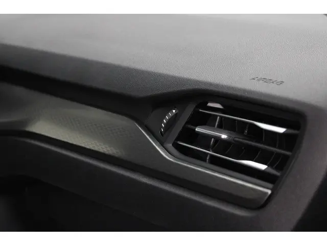 Ford Kuga 2.5 PHEV Titanium 2025 Hybride Benzine 27