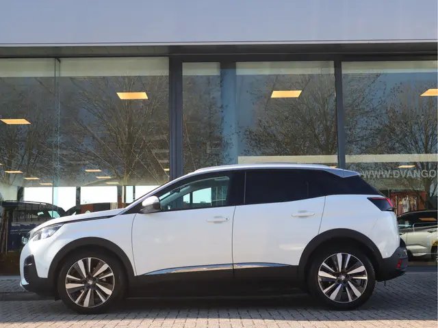 Peugeot 3008 1.2 PureTech Allure 2018 Benzine 6