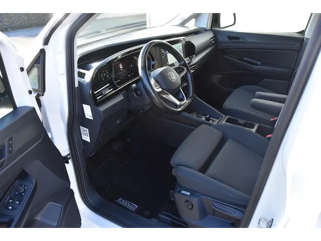 Volkswagen Caddy Cargo 2.0 TDI 1st Edition 2021 Diesel 8