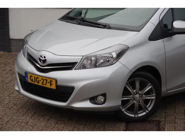 Toyota Yaris 1.3 VVT-i Aspiration 2012 Benzine 21