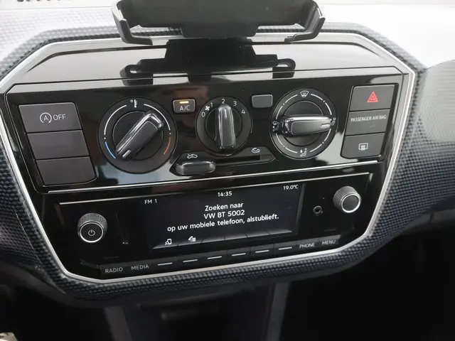 Volkswagen up! 1.0 BMT move up! AUTOM. 2018 Benzine 13