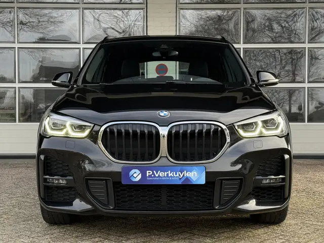 BMW X1 xDrive25e M SPORT 2021 Hybride Benzine 11