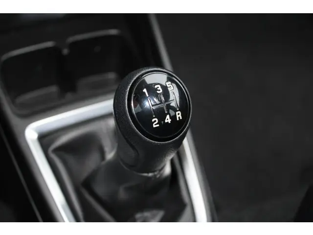 Suzuki Swift 1.0 Select 2018 Benzine 19