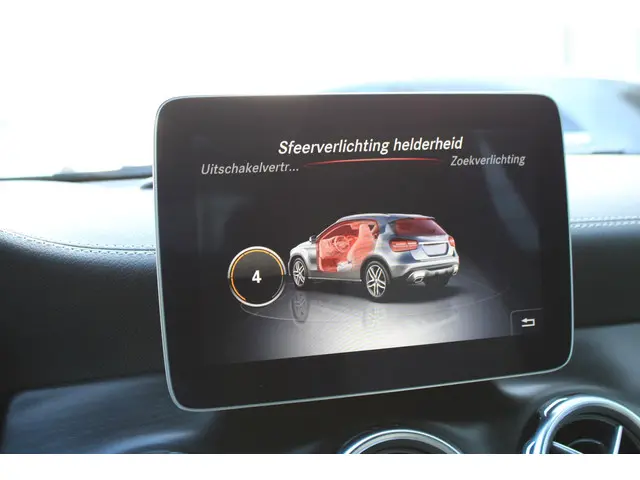 Mercedes-Benz GLA 250 AMG 2018 Benzine 10