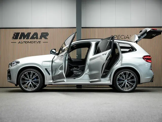 BMW X3 xDrive30e High Executive 2021 Hybride Benzine 10