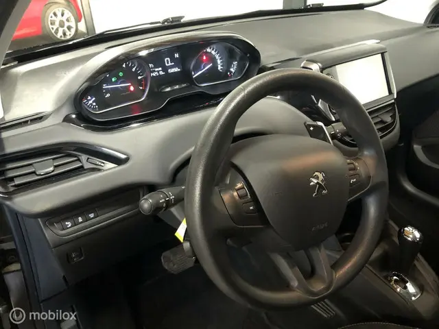 Peugeot 208 1.2 PureTech Active 2016 Benzine 12