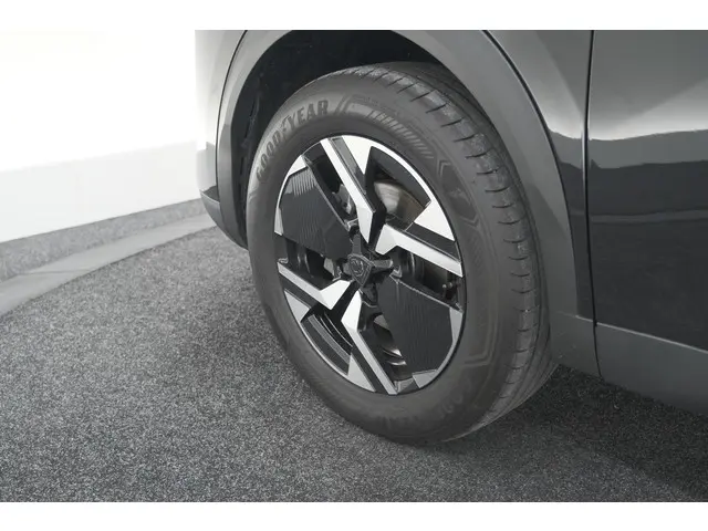 Peugeot 2008 PureTech 130 EAT8 GT 2025 Benzine 21