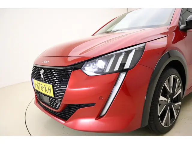 Peugeot 208 1.2 PureTech GT-Line 2020 Benzine 24