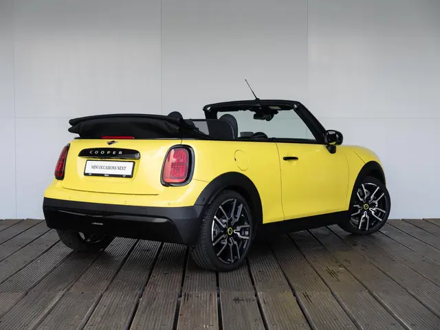 MINI Cabrio C 2025 Benzine 2