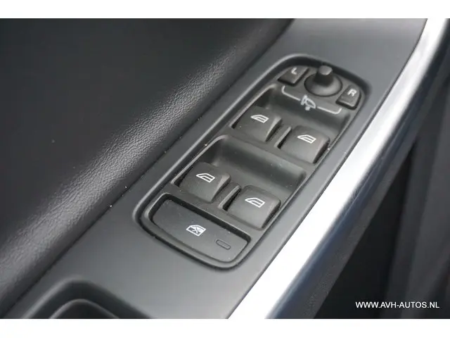 Volvo V60 2.0 T3 Summum 2017 Benzine 17