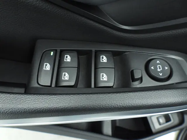 BMW 3 Serie Touring 318i 2022 Benzine 21