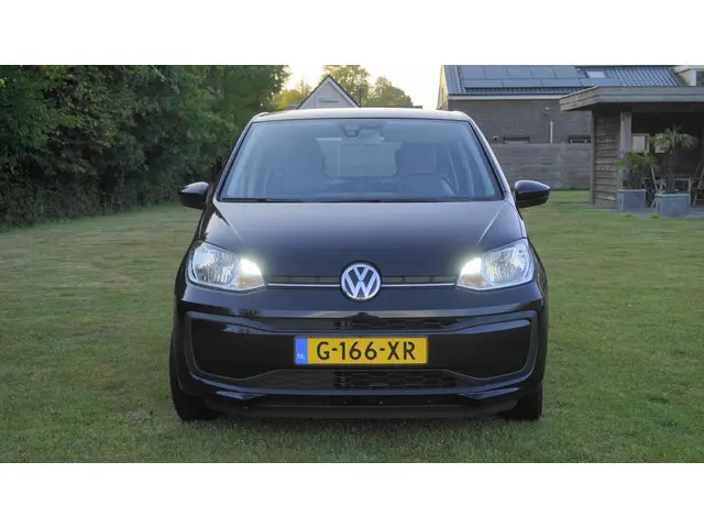 Volkswagen up! 1.0 BMT move up! 2019 Benzine 14