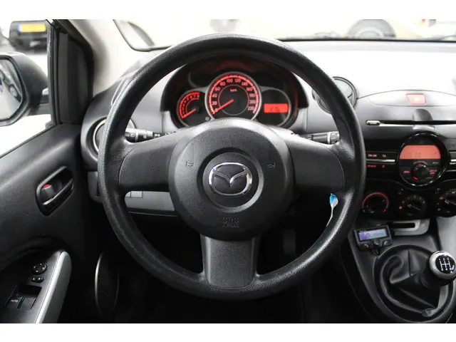 Mazda 2 1.3 Cool 2012 Benzine 9